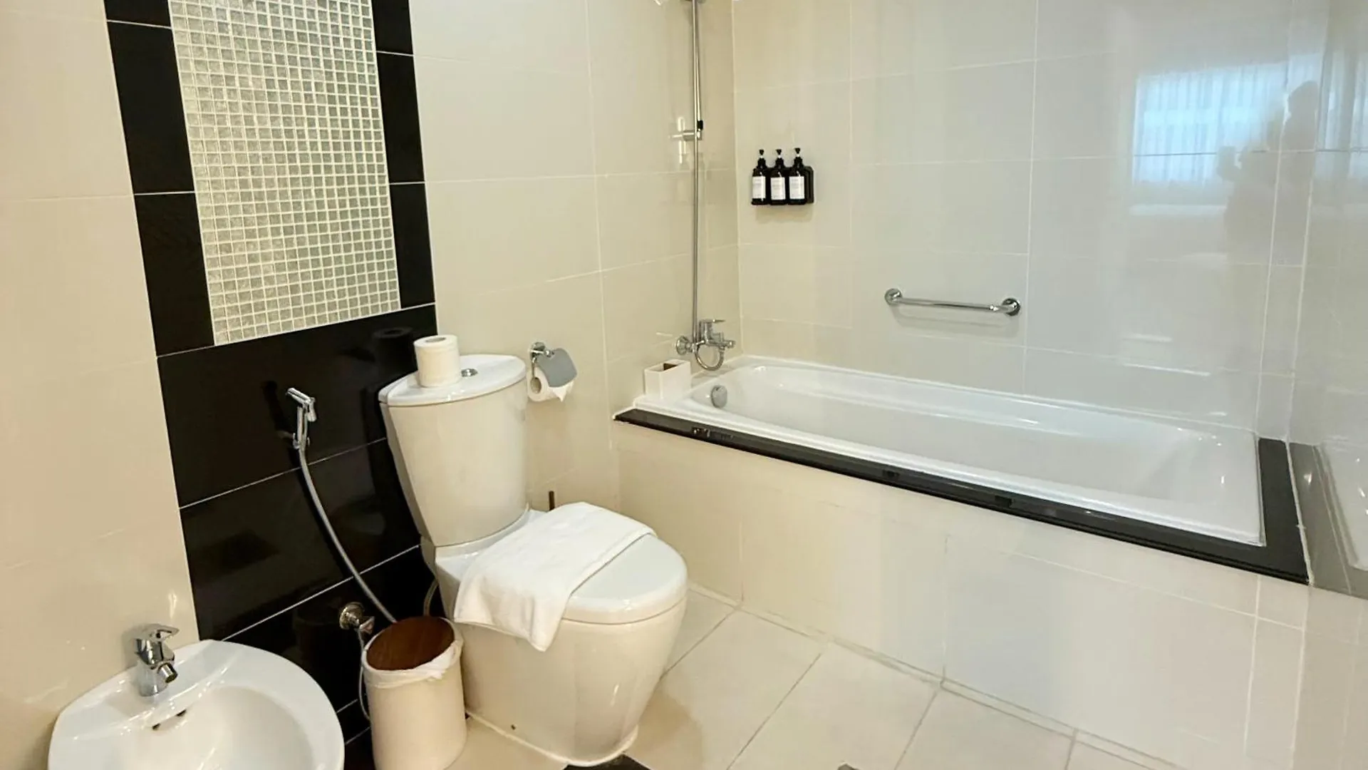 Damac Maison Mall Street, 2Min To Dubai Mall, Downtown Dubai United Arab Emirates